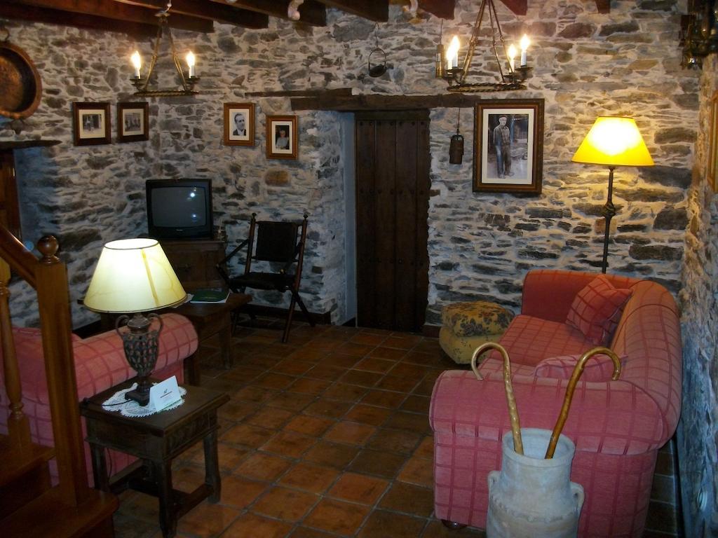Casa De Aldea Los Glayus Guest House Luarca Room photo